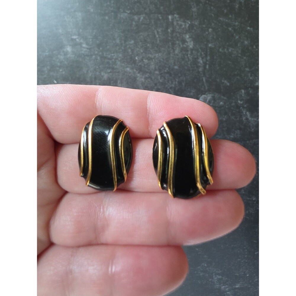 Napier Black Enamel Gold Tone Metal Stud Earrings Vintage Costume Jewelry READ